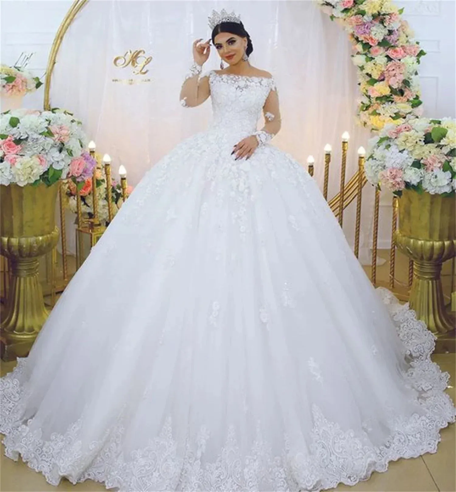 Wedding Guest Dresses: Wedding Dresses Princess Ball Gown Bateau Neck Long Sleeves